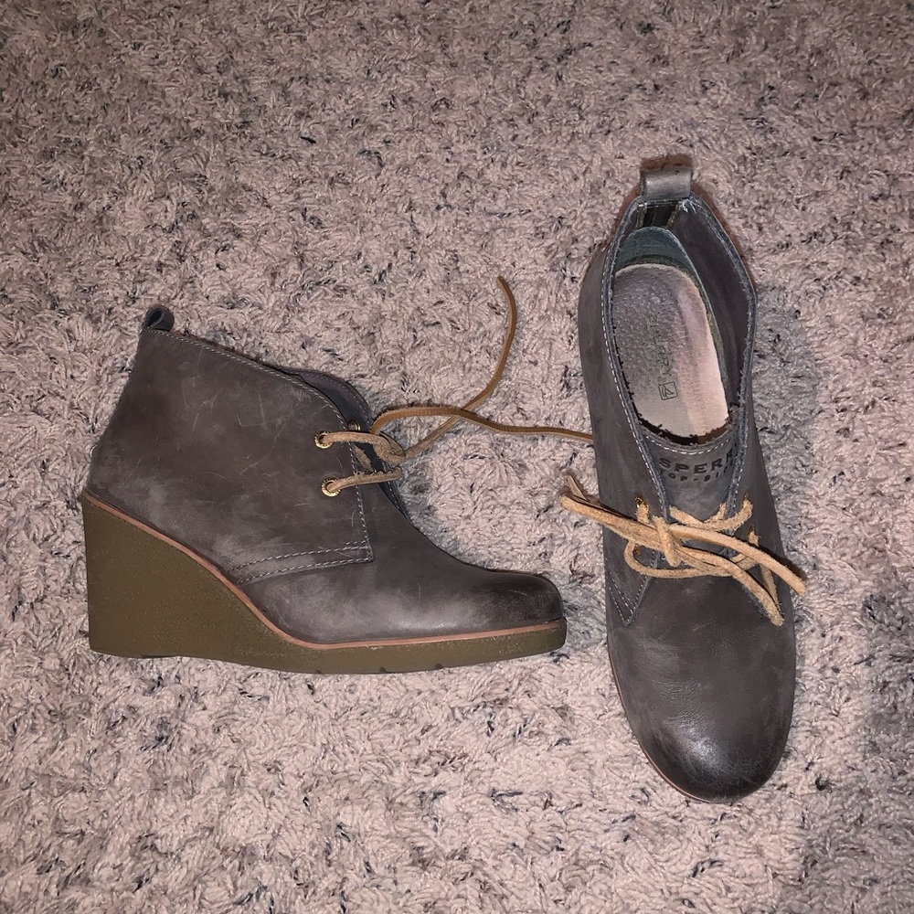 Women’s Sperry wedge booties 8.5